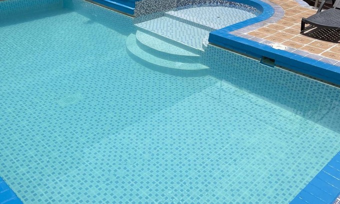 Campo Alegre Hotel | Relax at La Cresta Inn with Pool, Spa & Family Amenities