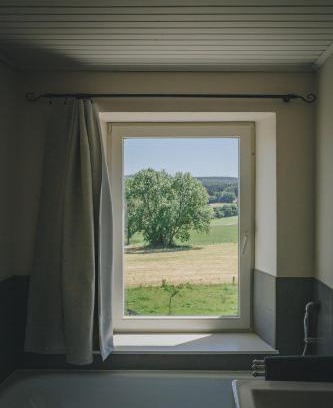 Erezee House | Discover La Croisée des Champs: Pet-Friendly Retreat