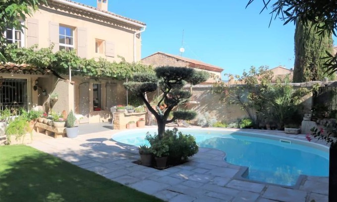 Robion House | Relax at La Croix du Puits with Pool & Spa Amenities