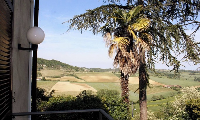 Grazzano Badoglio House | Discover La Culla Tra I Vigneti - Poolside Comfort Awaits