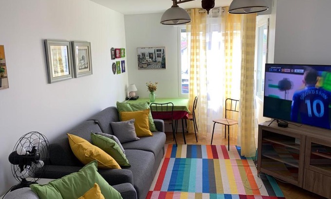 Suresnes Apartment | Family-Friendly 2-Bedroom Apartment in La Défense