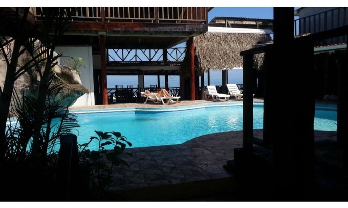 Corozal House | La Delphina Bed and Breakfast Bar and Grill Family Room