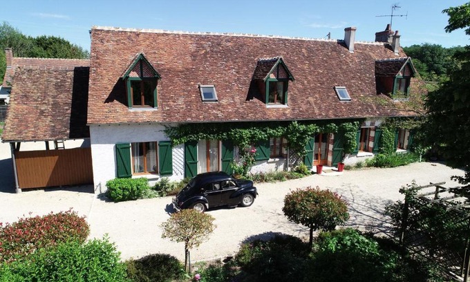 Cheverny Bed & Breakfast | Experience Oceanfront Bliss at La Demalerie Hotel