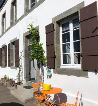 Port-Launay Bed & Breakfast | Unforgettable Stay at La Dernière Étape with Breakfast Included
