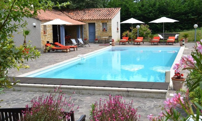 Donzere House | Oceanfront Escape at La Devinière - Rated 8.8/10