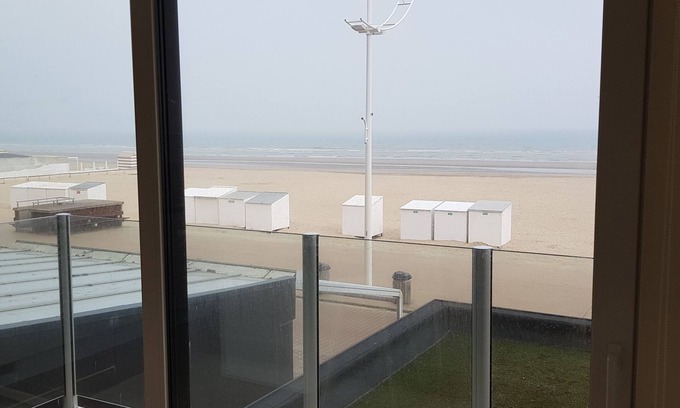 Koksijde-Bad Apartment | Elegant La Digue 101 Apartment with Ocean View in Koksijde