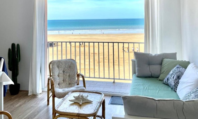 Pleneuf-Val-Andre Apartment | Oceanfront Retreat at La Digue Vue mer - Rated 9.1/10