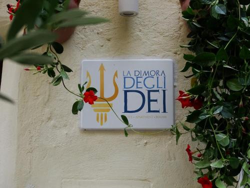 Isola del Borgo Antico Bed & Breakfast | Experience Comfort at La Dimora Degli Dei with Hot Tub
