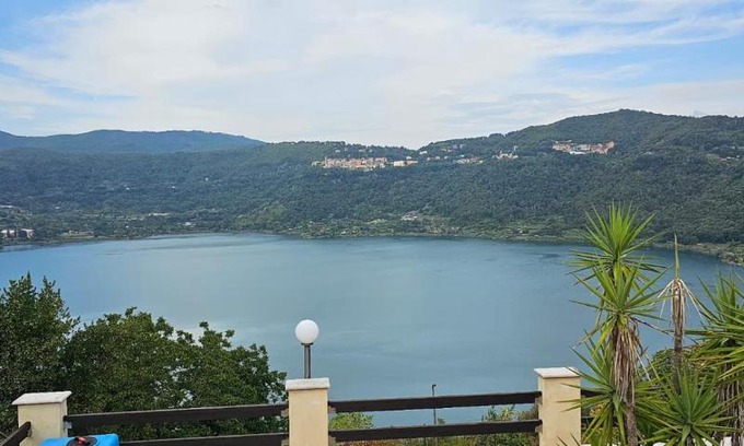 Genzano di Roma House | Relaxing Retreat at La Dimora del Lago with Family Amenities