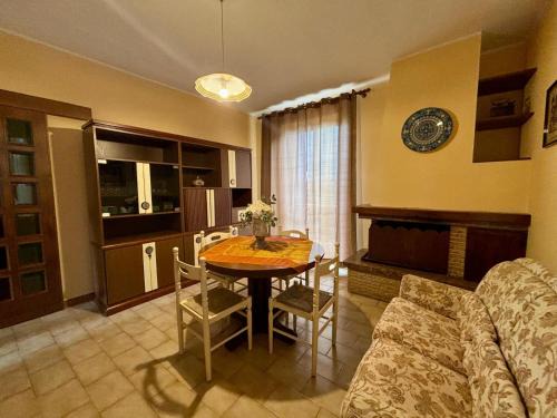 Pantalla Apartment | Stay at La Dimora tra gli Elci: Family and Pet Friendly Retreat