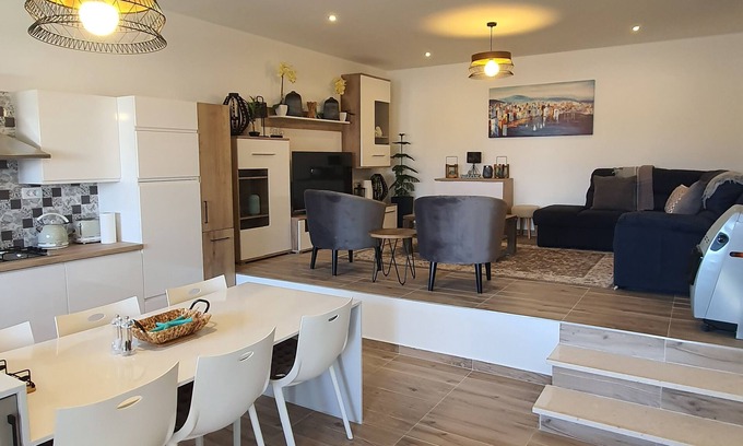 Podgradina Apartment | Pet-Friendly La Dolve Vita Apartment for Your Family Getaway
