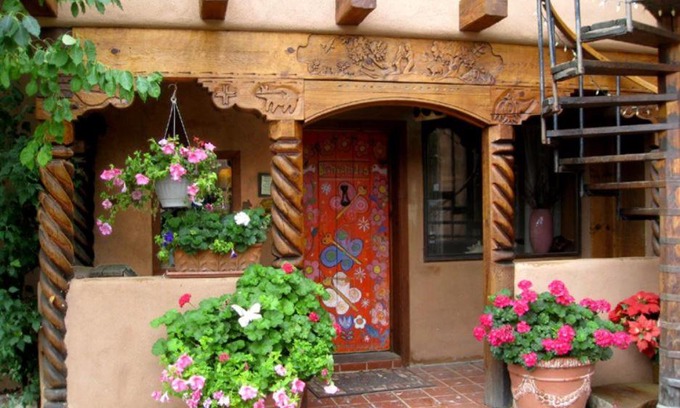 Taos Hotel | Historic La Dona Luz Inn with Family-Friendly Amenities