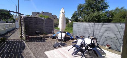 Saint-Pair-sur-Mer House | Oceanfront Retreat at La Doris with Breakfast Included