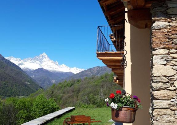 Paesana Apartment | Discover LA DRIT: Pet-Friendly Hotel with Breakfast Included