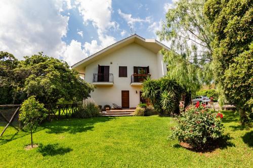 Mascalucia House | Family-Friendly Getaway at La Fastuca Casa Vacanze