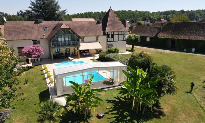 Sarrazac Bed & Breakfast | Experience La Ferme de Laupilière with Oceanfront Views