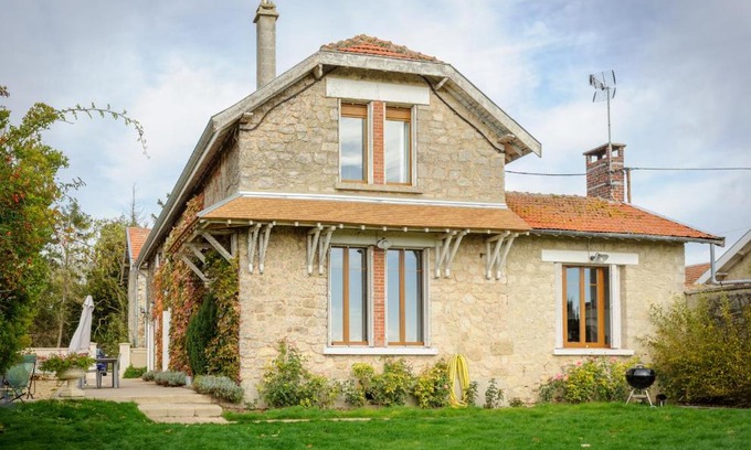Brimont House | Discover La Ferme de Wary: Guest Rated 9.5 & Family Friendly