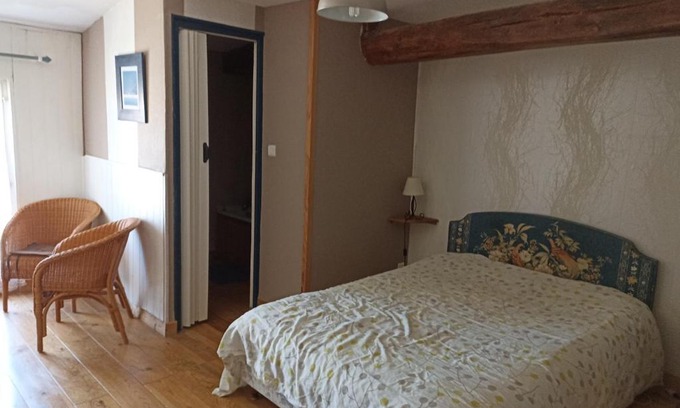 Neuilly-en-Sancerre House | Relax at La Ferme des Pres: Family-Friendly Getaway