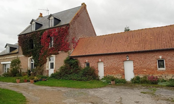 Pende Bed & Breakfast | Pet-Friendly Getaway at La Ferme du Parc for Families