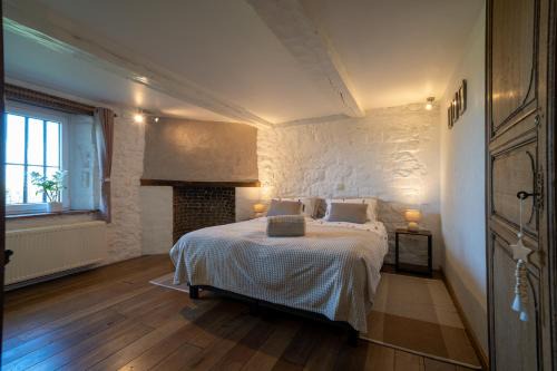 Froidchapelle House | Relaxing Retreat at La ferme du Ravet - Family-Friendly Gîte