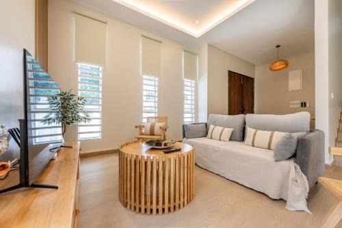 Batu Ferringhi House | La Ferringhi Villa - Ryokan Collection, by ALV