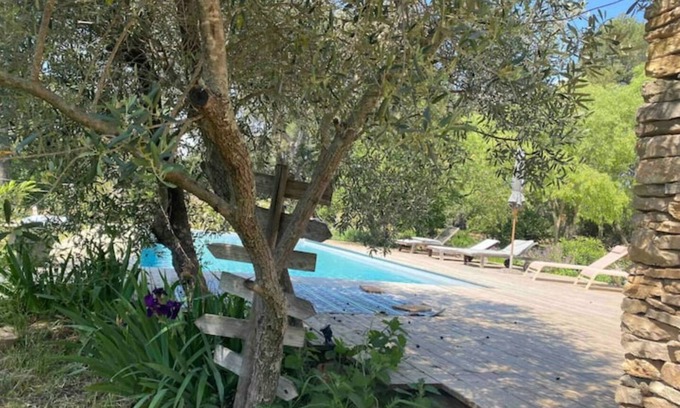 Quartier des Espesses Apartment | Discover La Finca: Your Coastal Escape Awaits