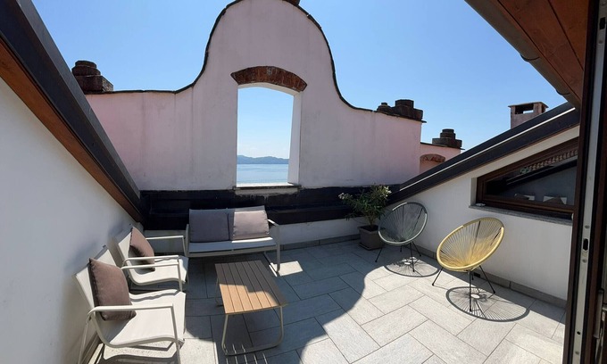 Intra Apartment | Exceptional Lake View Apartment with Spa and Hot Tub