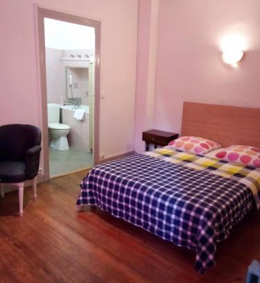 Thiers Apartment | Budget-Friendly Family Retreat at La Flûte 2