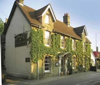 Shaftesbury House | Discover La Fleur De Lys: Guest Rated 9/10 & Family-Friendly
