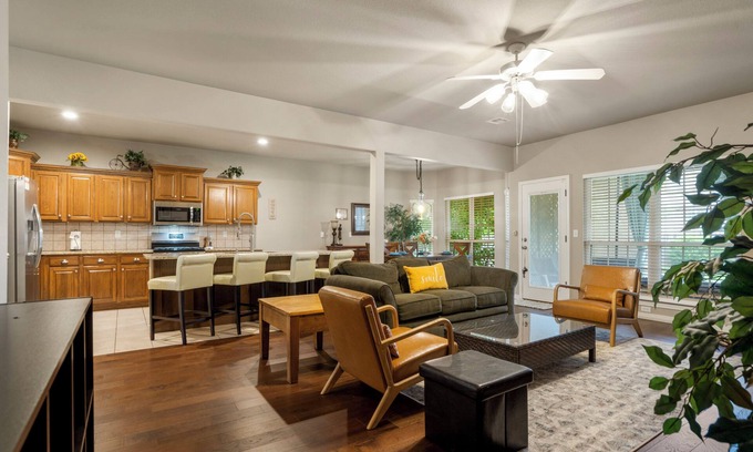 Jenks House | Relax at La Fleur, Jenks - Pet Friendly with Ocean Views