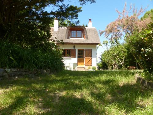 Saint-Jouin-Bruneval House | Experience Oceanfront Bliss at La Flore De Lys Hotel