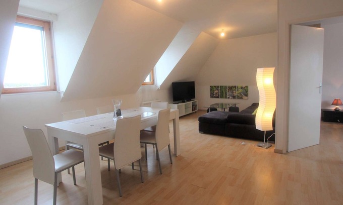 La Foret-Fouesnant Apartment | Beachside Apartment in La Forêt-Fouesnant Village