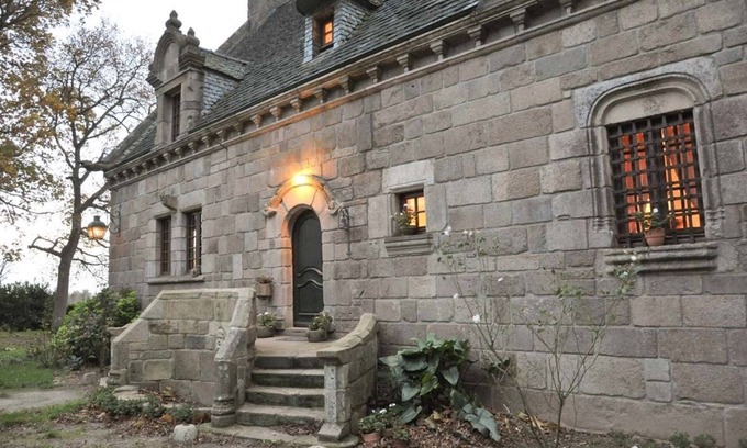 Pleugueneuc House | Welcoming La Forge de la Coudraie with Family-Friendly Dining