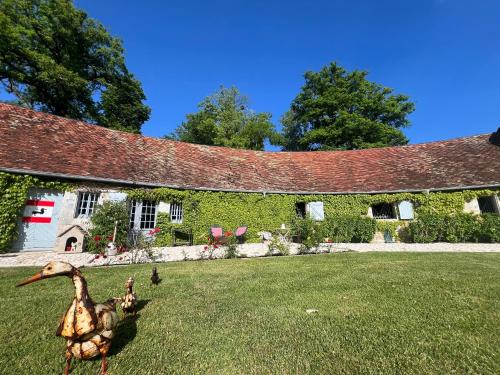 Quingey Bed & Breakfast | Pet-Friendly Retreat at La Forge de Malpas with Ocean Views