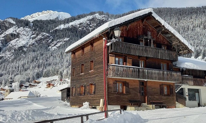 La Chapelle-d'Abondance Apartment | Discover La Fraicheur de la Montagne: Cozy Retreat for 4