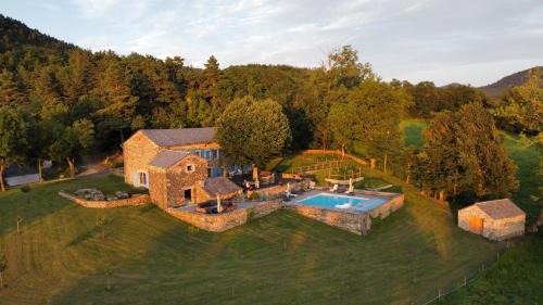 Saint-Etienne-Lardeyrol Bed & Breakfast | Idyllic La Framboisine: Beachfront Pool & Family-Friendly