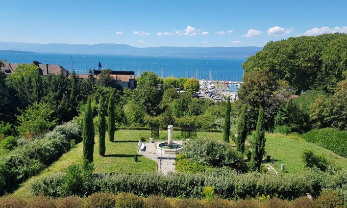 Thonon-les-Bains Apartment | Discover LA FREGATE: 10/10 Rating with Hot Tub & Kitchen