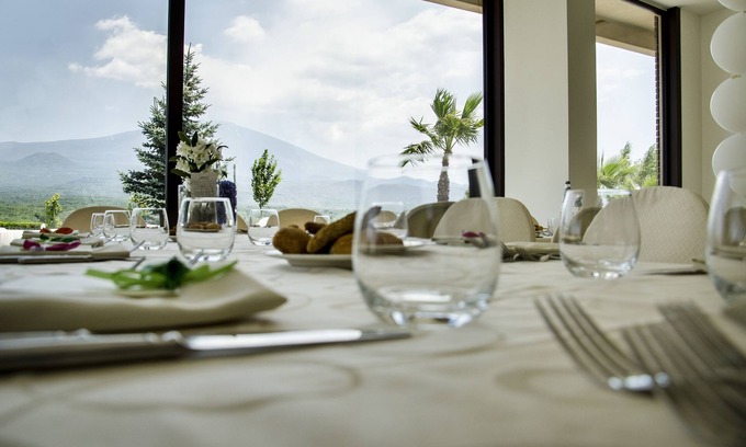 Bronte Hotel | Experience La Fucina di Vulcano: Pool, Hot Tub & Dining