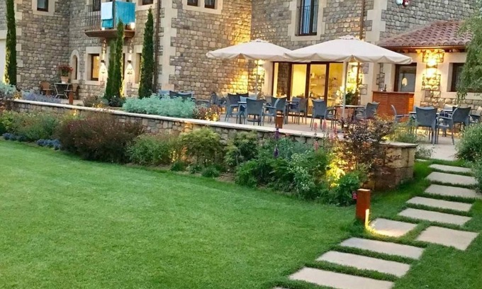 Vispieres Hotel | Relax at La Fuentona De Santillana - Guest Rated 9.4/10