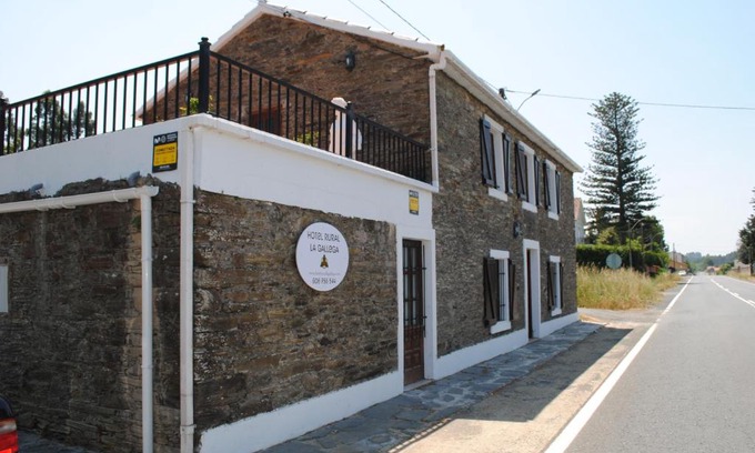 Valdovino House | Accessible Comfort at LA GALLEGA: Your Home Away From Home
