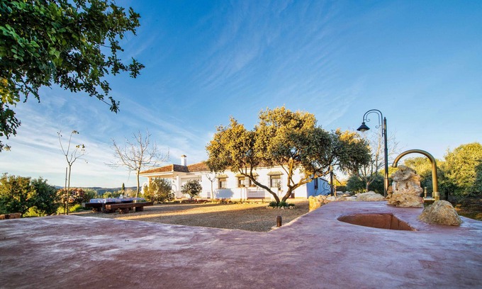 Almodovar del Rio Villa | Discover La Garrida: Country House with Lake Views & Spa
