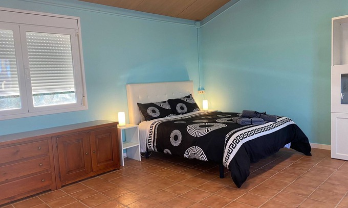 San Martin Sarroca Cottage | Family-Friendly Getaway at La Geneta Casa Vacacional
