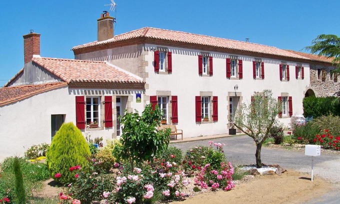 Tillieres Bed & Breakfast | Family-Friendly Retreat at La Genoise: Guest Rated 9/10