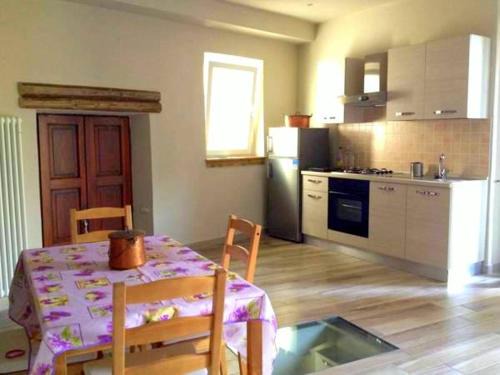Dervio Apartment | Budget-Friendly La Giazzera: Family Haven with Dining