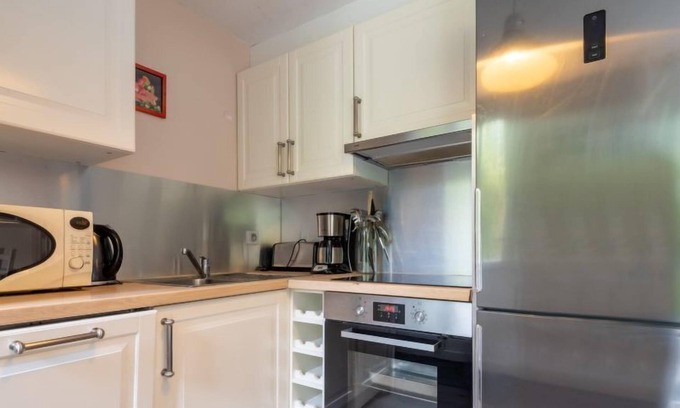 Beuvron-en-Auge House | Experience Oceanfront Comfort at La Glycine by Interhome