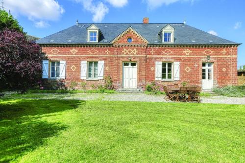 Heudicourt House | Experience La Goupillère - Newly Renovated School Retreat