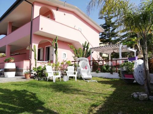 Briatico House | Pet-Friendly La Gramigna Villette with Ocean Views