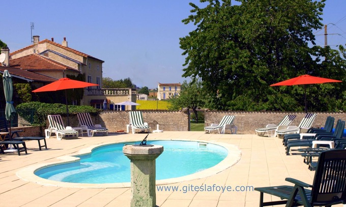 La Foye House | Pet-Friendly Retreat at La Grange, with Pool & Breakfast
