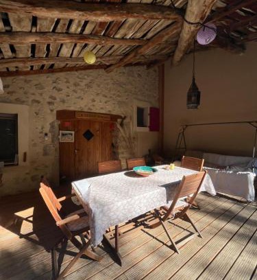 Montmaur-en-Diois Bed & Breakfast | Guest Rated La Grange d'Agnès with Family-Friendly Amenities