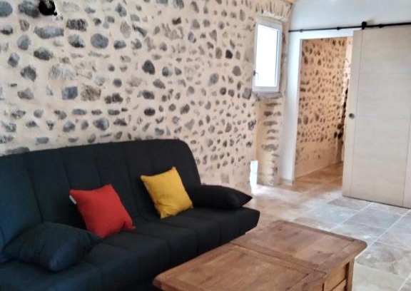 Chomerac House | Discover La Grange de Sabatas: Pet-Friendly Retreat with Spa